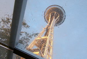 Space Needle, Seattle, punt inicial de la ruta del pacífic amb moto